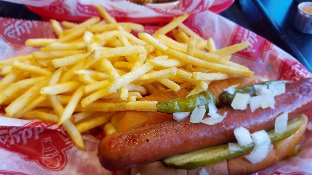 Freddys Frozen Custard & Steakburgers | restaurant | 3476 W Frye Rd, Chandler, AZ 85226, USA | 4808578815 OR +1 480-857-8815