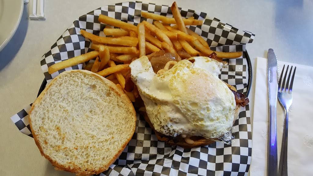 B-Side Grill | restaurant | 62 Main St, New Paltz, NY 12561, USA | 8452560100 OR +1 845-256-0100