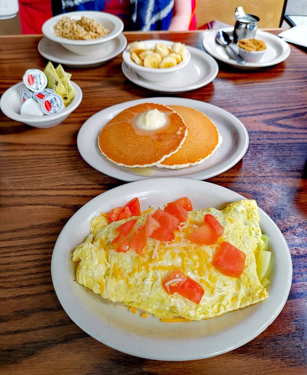 Court Street Dairy Lunch | restaurant | 347 Court St NE, Salem, OR 97301, USA | 5033636433 OR +1 503-363-6433