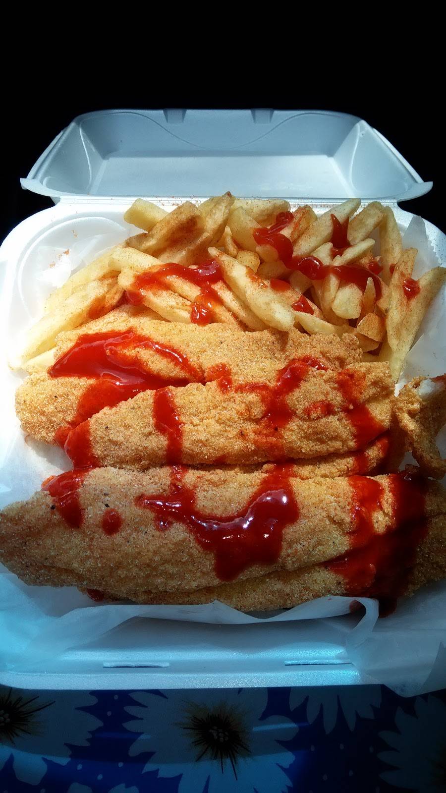 Captain JJ Fish & Chicken | restaurant | 2447 Poplar Ave, Memphis, TN 38112, USA | 9012447242 OR +1 901-244-7242