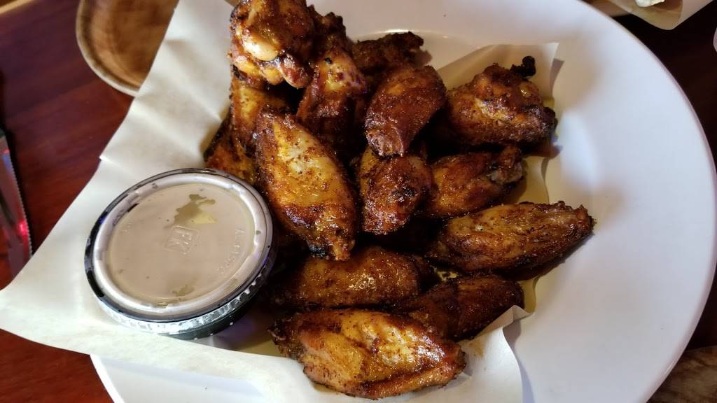 Hooters of New Castle | restaurant | 194 S Dupont Hwy, New Castle, DE 19720, USA | 3023262526 OR +1 302-326-2526