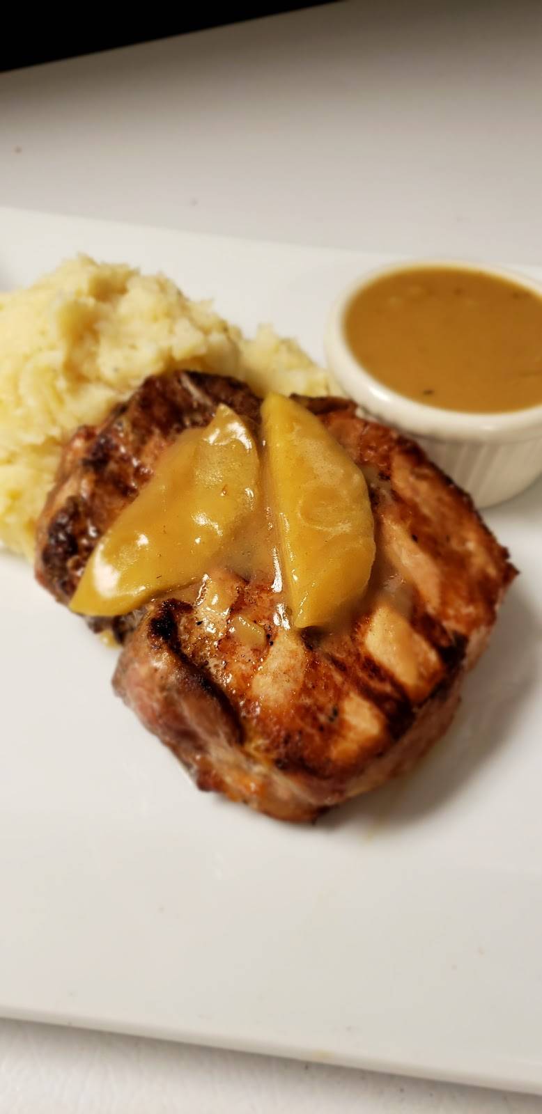 Seaville Tavern | restaurant | 29 New Bridge Rd, Ocean View, NJ 08230, USA | 6096243136 OR +1 609-624-3136