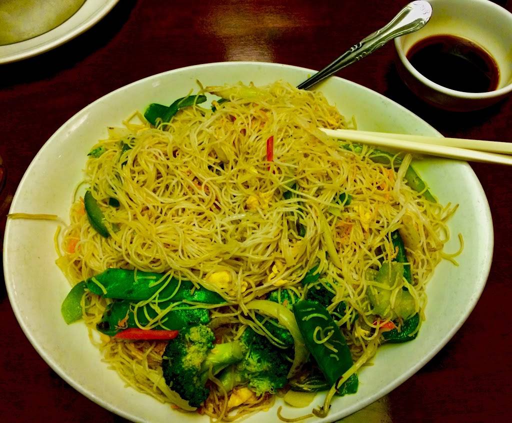 Eastern Pearl | restaurant | 938 Maple Rd, Buffalo, NY 14221, USA | 7162048898 OR +1 716-204-8898