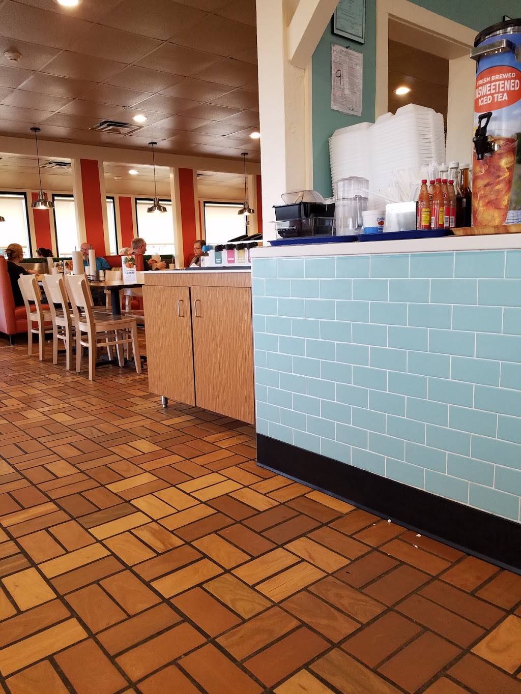 Captain Ds | restaurant | 102 US-31 S, Athens, AL 35611, USA | 2562327581 OR +1 256-232-7581