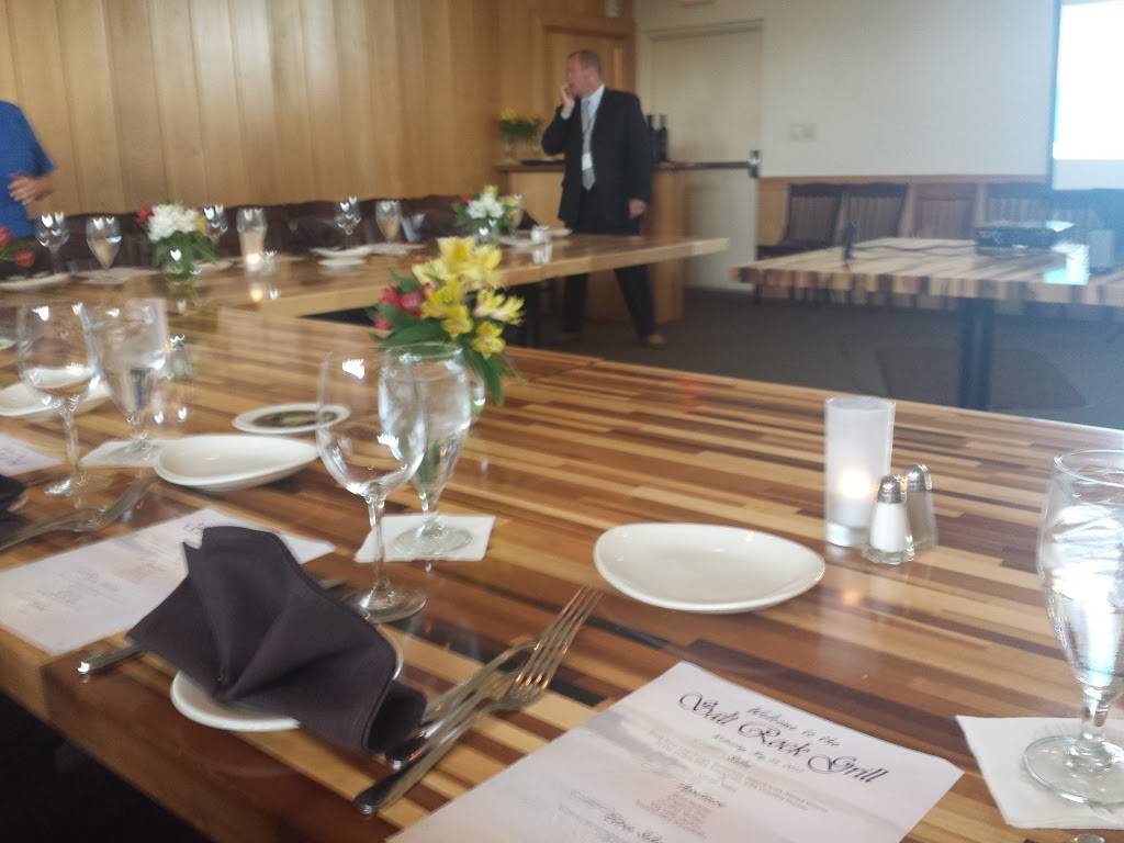 Salt Rock Grill | restaurant | 19325 Gulf Blvd, Indian Shores, FL 33785, USA | 7275937625 OR +1 727-593-7625