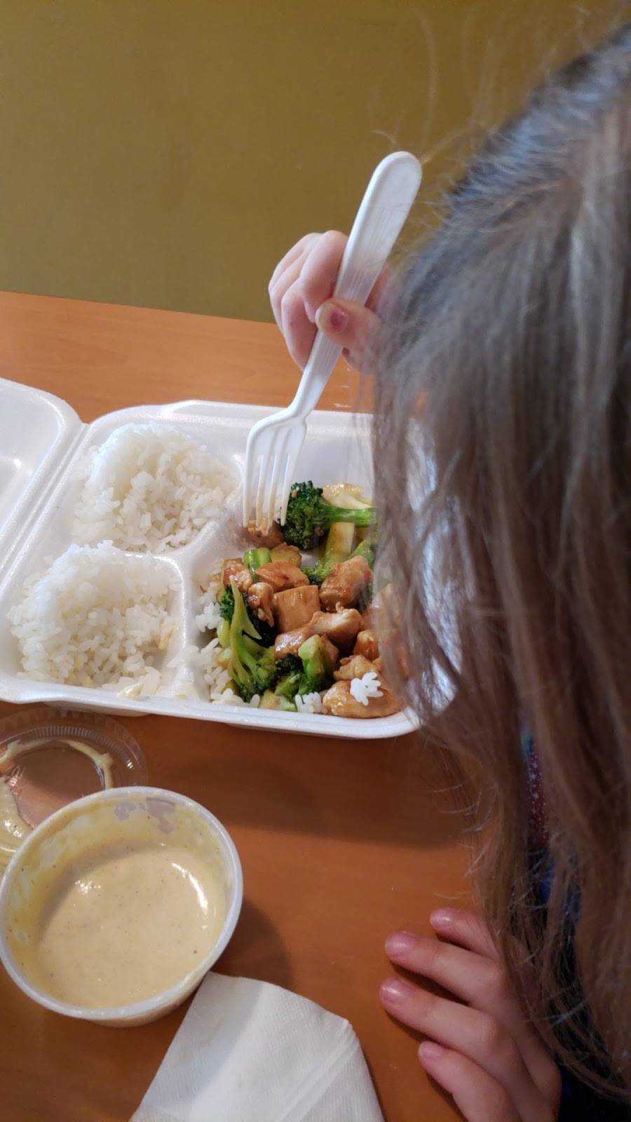 Tokyo Express | restaurant | 6610 C Mooretown Road, Williamsburg, VA 23188, USA | 7572599888 OR +1 757-259-9888