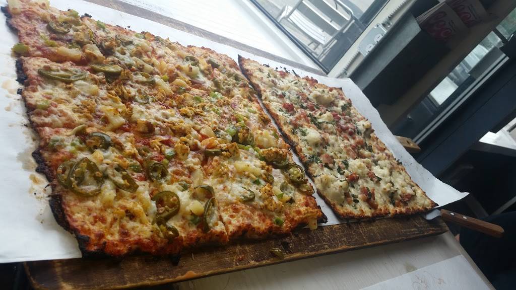 Corner Grille | restaurant | 806 Pleasant St, Worcester, MA 01602, USA | 5087548884 OR +1 508-754-8884