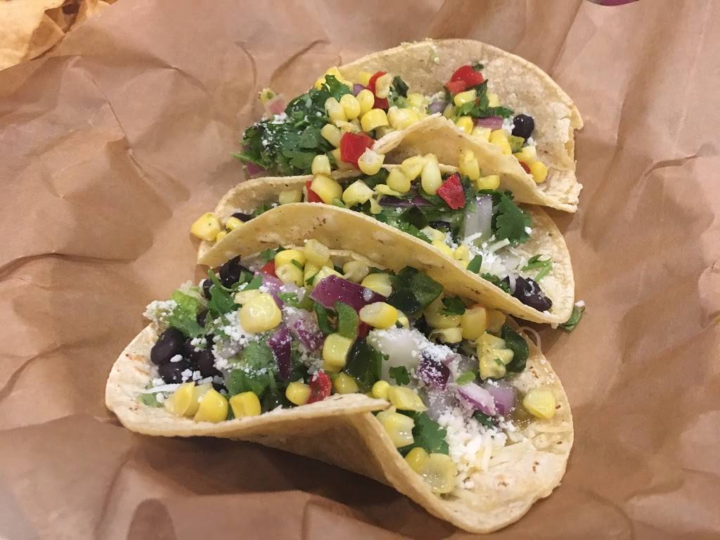 QDOBA Mexican Eats | restaurant | 420 Bergen Town Center Space E8A, Paramus, NJ 07652, USA | 2018454230 OR +1 201-845-4230