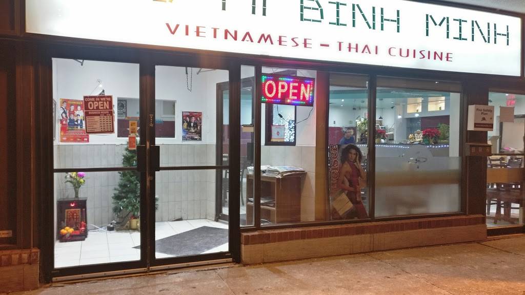 Pho Mi Binh Minh | restaurant | 680 Silver Creek Blvd, Mississauga, ON L5A 3Z1, Canada | 9052817177 OR +1 905-281-7177