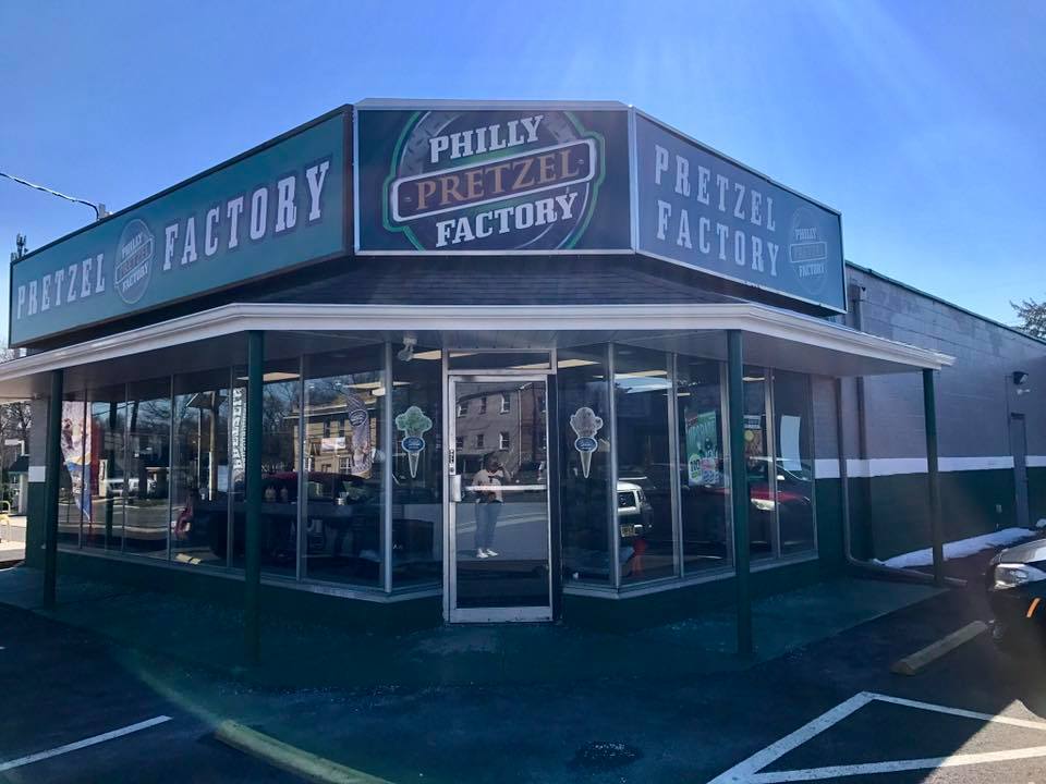 Philly Pretzel Factory | bakery | 301-307 S Black Horse Pike, Mt Ephraim, NJ 08059, USA | 8569311333 OR +1 856-931-1333