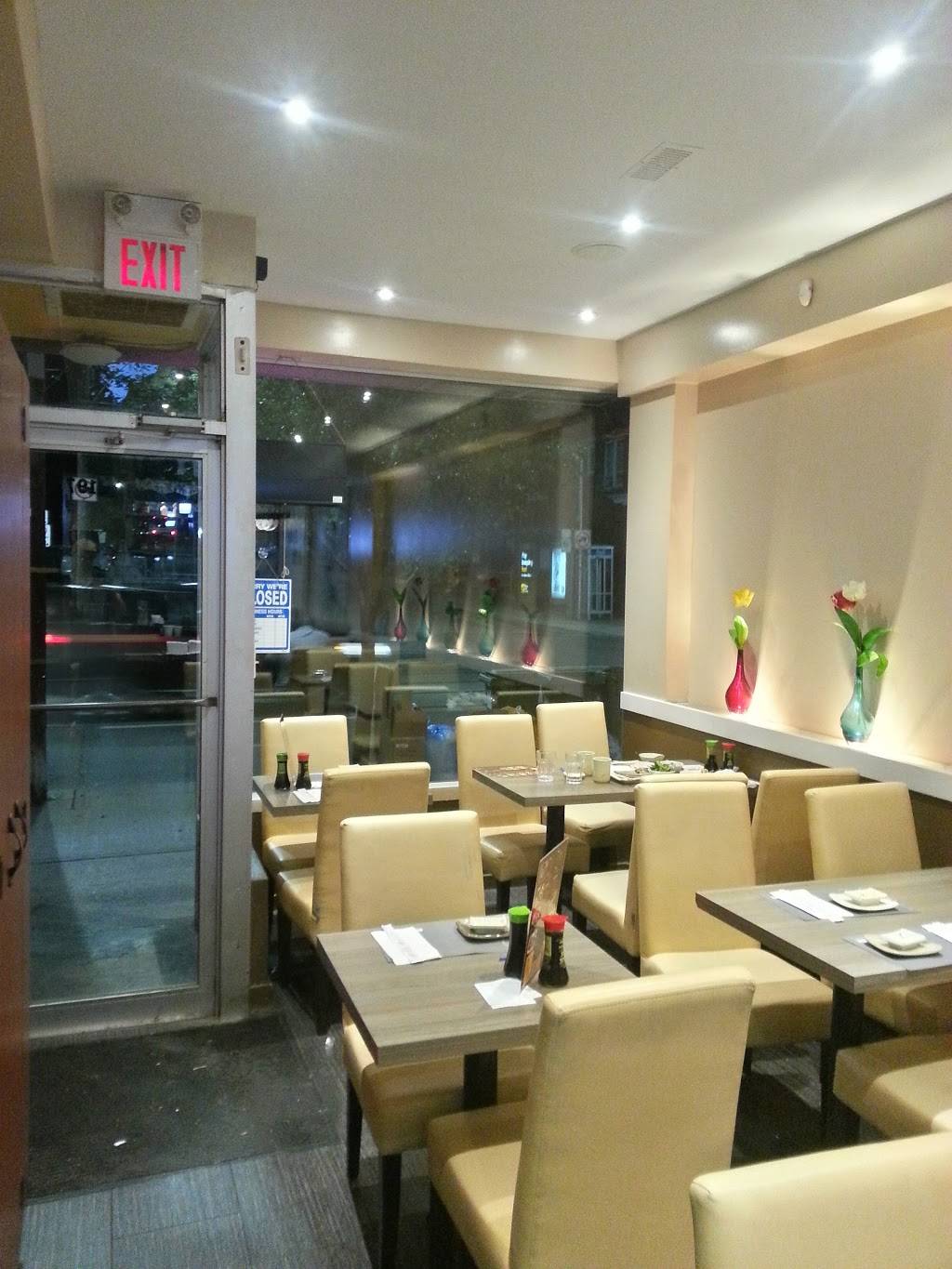 Bikkuri Japanese Restaurant | restaurant | 2197 Queen St E, Toronto, ON M4E 1E5, Canada | 4166935775 OR +1 416-693-5775