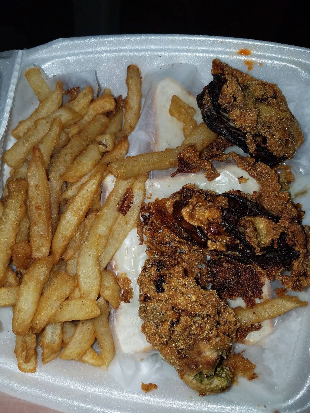 Sharks Fish & Chicken | restaurant | 1352 E Shelby Dr, Memphis, TN 38116, USA | 9013450101 OR +1 901-345-0101