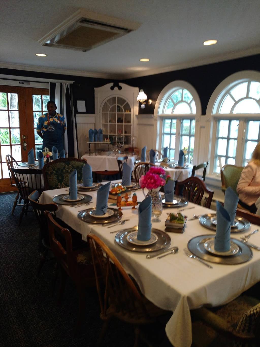 Small Batch at the Cupola | restaurant | 340 State St, Harbor Springs, MI 49740, USA | 2312424686 OR +1 231-242-4686