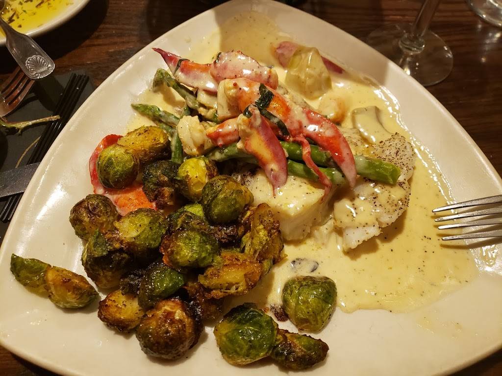 Leones | restaurant | 320 Cooley St, Springfield, MA 01128, USA | 4137834363 OR +1 413-783-4363