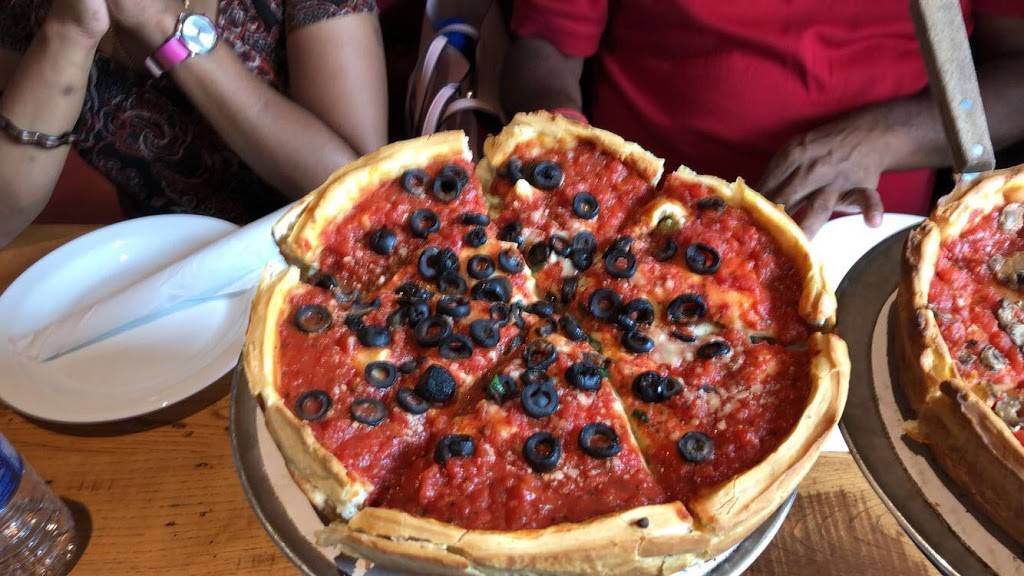 Giordanos | restaurant | 700 E Grand Ave, Chicago, IL 60611, USA | 3122888783 OR +1 312-288-8783