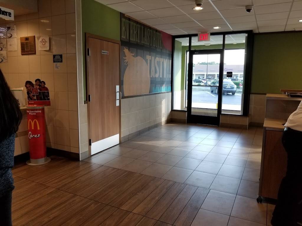McDonalds | cafe | 18273 Flower Hill Way, Gaithersburg, MD 20879, USA | 3017401813 OR +1 301-740-1813