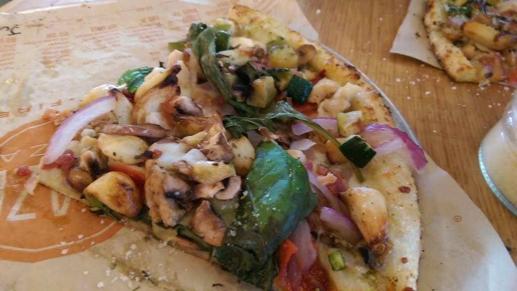 Blaze Pizza | meal takeaway | 13075 Victory Blvd, North Hollywood, CA 91606, USA | 8184836819 OR +1 818-483-6819