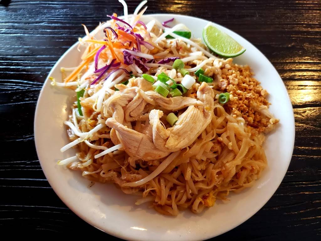 Krungthep Thai Cuisine | restaurant | 13260 1st Ave S, Seattle, WA 98168, USA | 2068299426 OR +1 206-829-9426