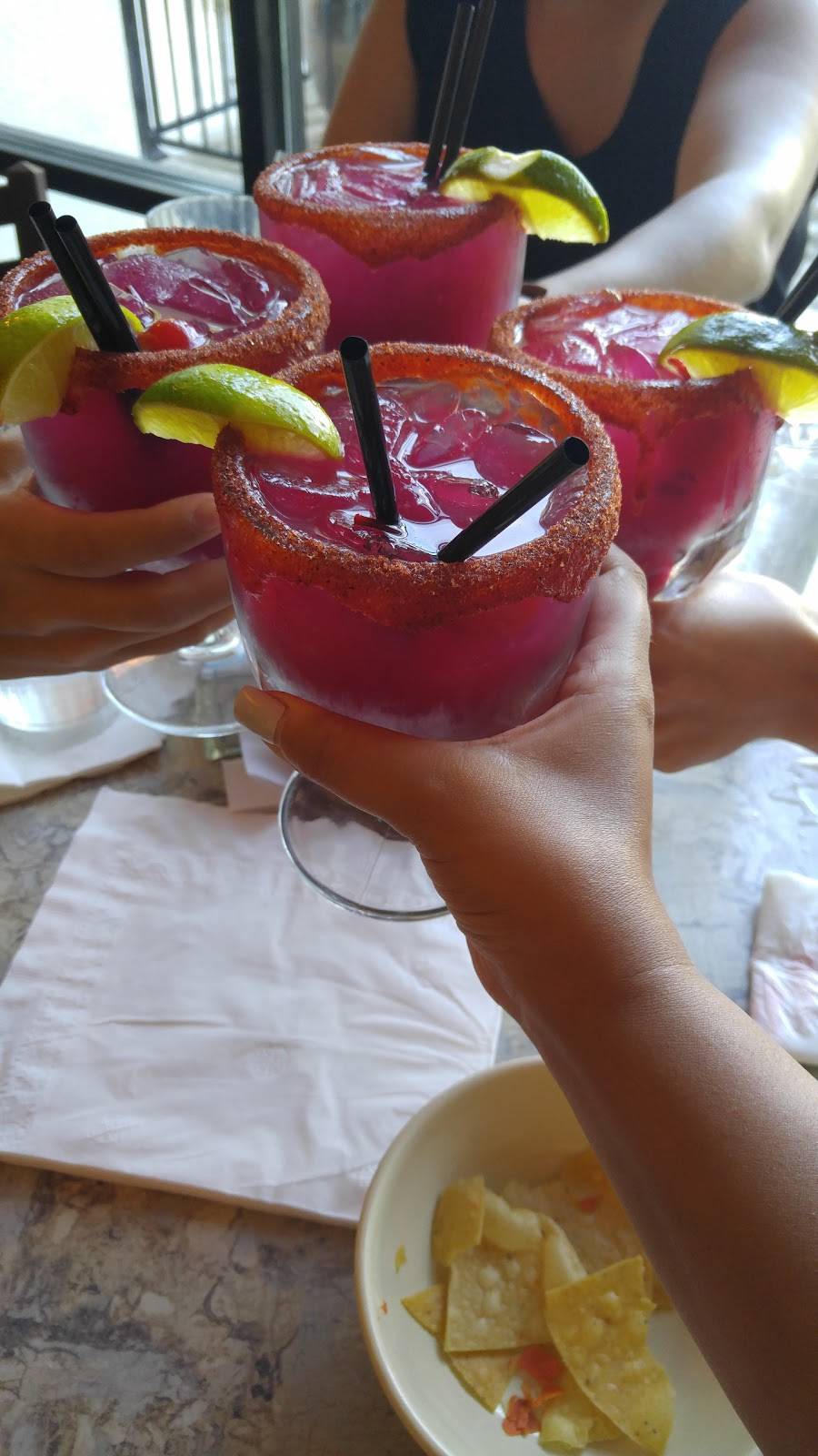 Violas Ventanas | restaurant | 9660 Westover Hills Blvd, San Antonio, TX 78251, USA | 2106849660 OR +1 210-684-9660