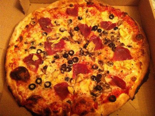 La Pequena Taste of Italy Pizza | meal delivery | 37-72 90th St, Jackson Heights, NY 11372, USA | 7185052600 OR +1 718-505-2600