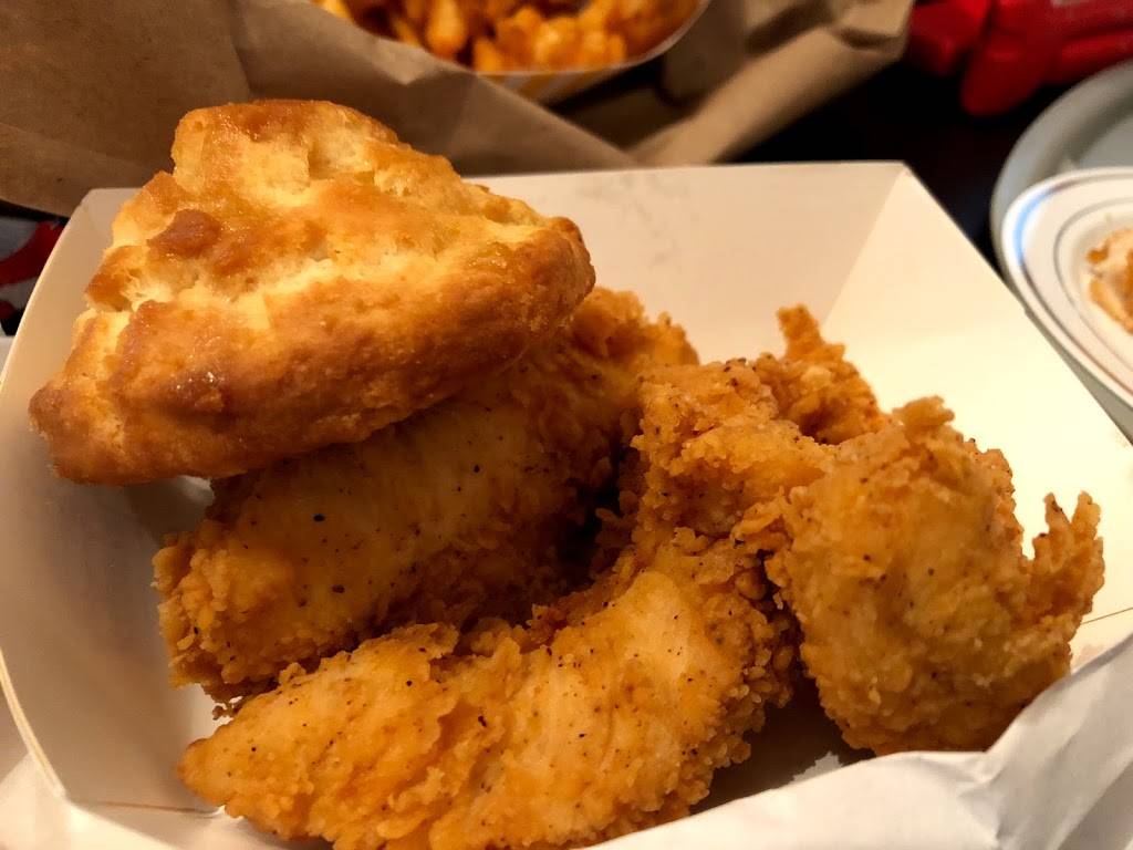 Krispy Krunchy Chicken | restaurant | 147-10 45th Ave, Flushing, NY 11355, USA | 7184604976 OR +1 718-460-4976