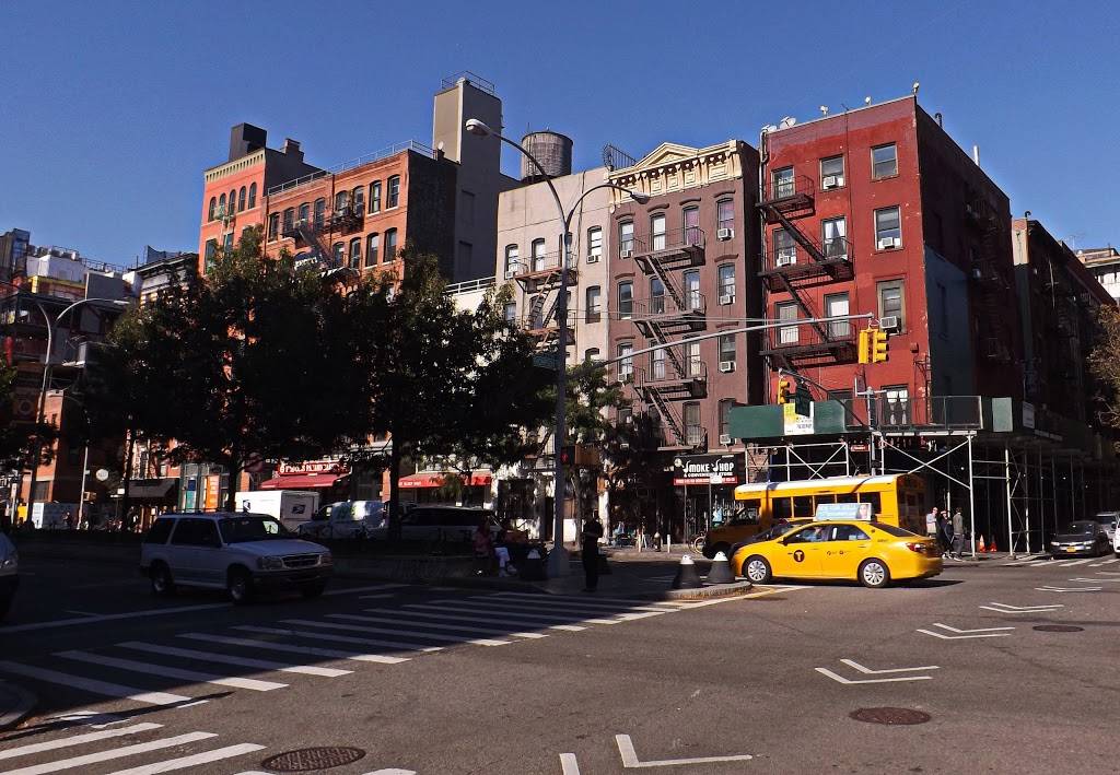 Blue Haven | restaurant | 108 W Houston St, New York, NY 10012, USA | 2125053400 OR +1 212-505-3400