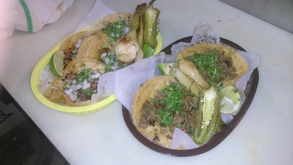 Tacos El Tio | restaurant | 3734 W Grand Ave, Chicago, IL 60651, USA | 7737724899 OR +1 773-772-4899