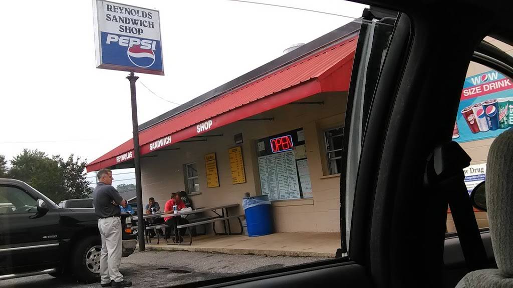Reynolds Sandwich Shop | meal takeaway | 1437 2nd Ave NW, Hickory, NC 28601, USA | 8283279452 OR +1 828-327-9452
