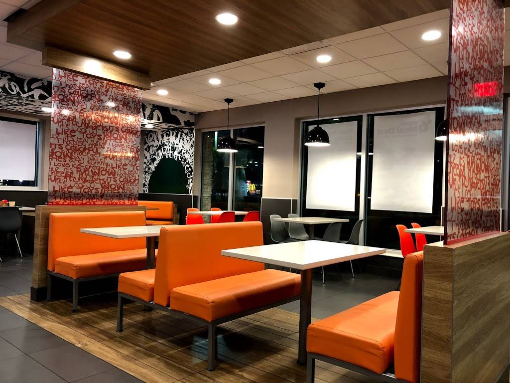 McDonalds | cafe | 13600 Indian Paint Ln, Fort Myers, FL 33912, USA | 2397681030 OR +1 239-768-1030