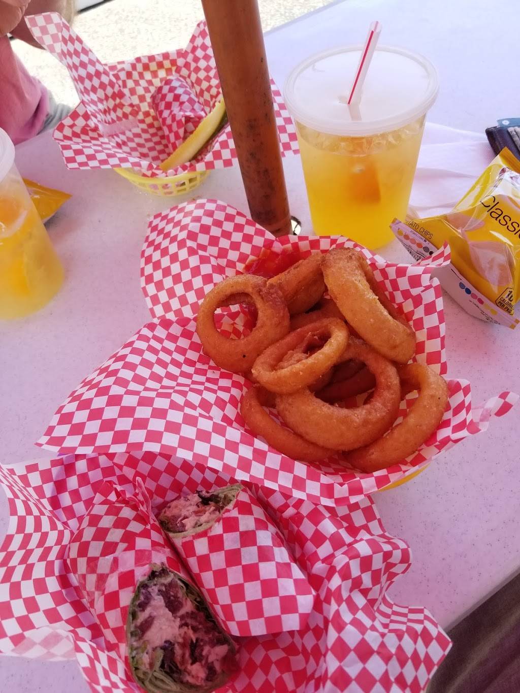 Donnas Country Grill | restaurant | 591 NY-295, Chatham, NY 12037, USA | 5183923042 OR +1 518-392-3042