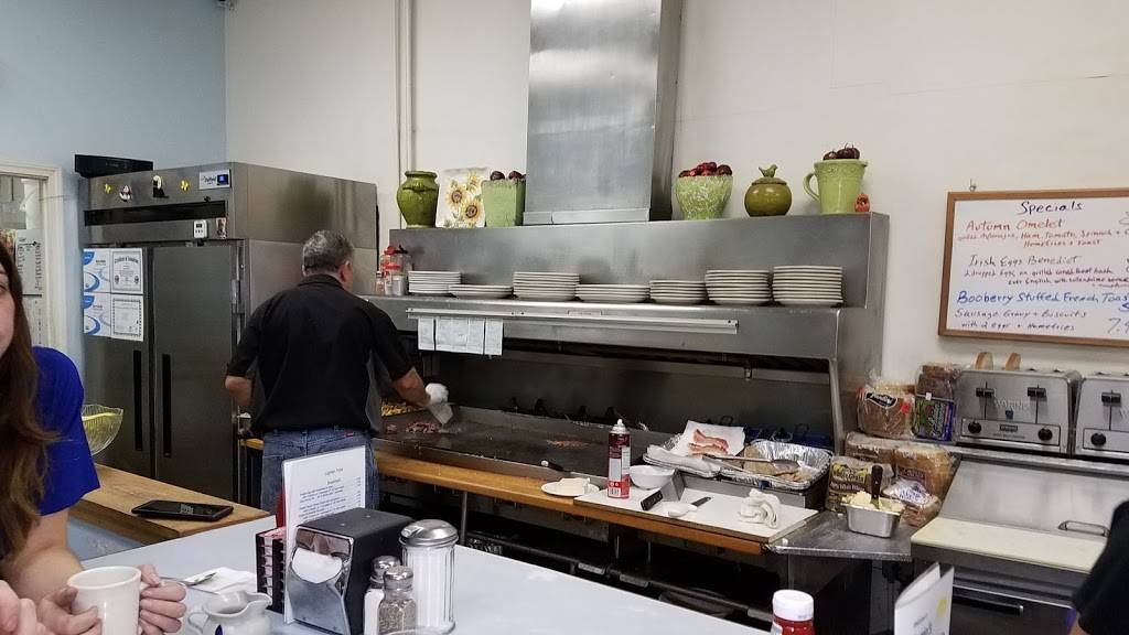 Marios Restaurant | restaurant | 223 Groton Rd, Westford, MA 01886, USA | 9783929360 OR +1 978-392-9360