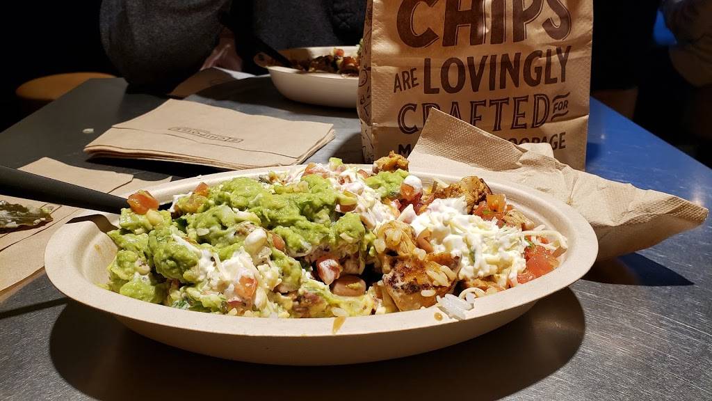 Chipotle Mexican Grill | restaurant | 2901 Major MacKenzie Dr W C, Maple, ON L6A 3N9, Canada | 9053033365 OR +1 905-303-3365