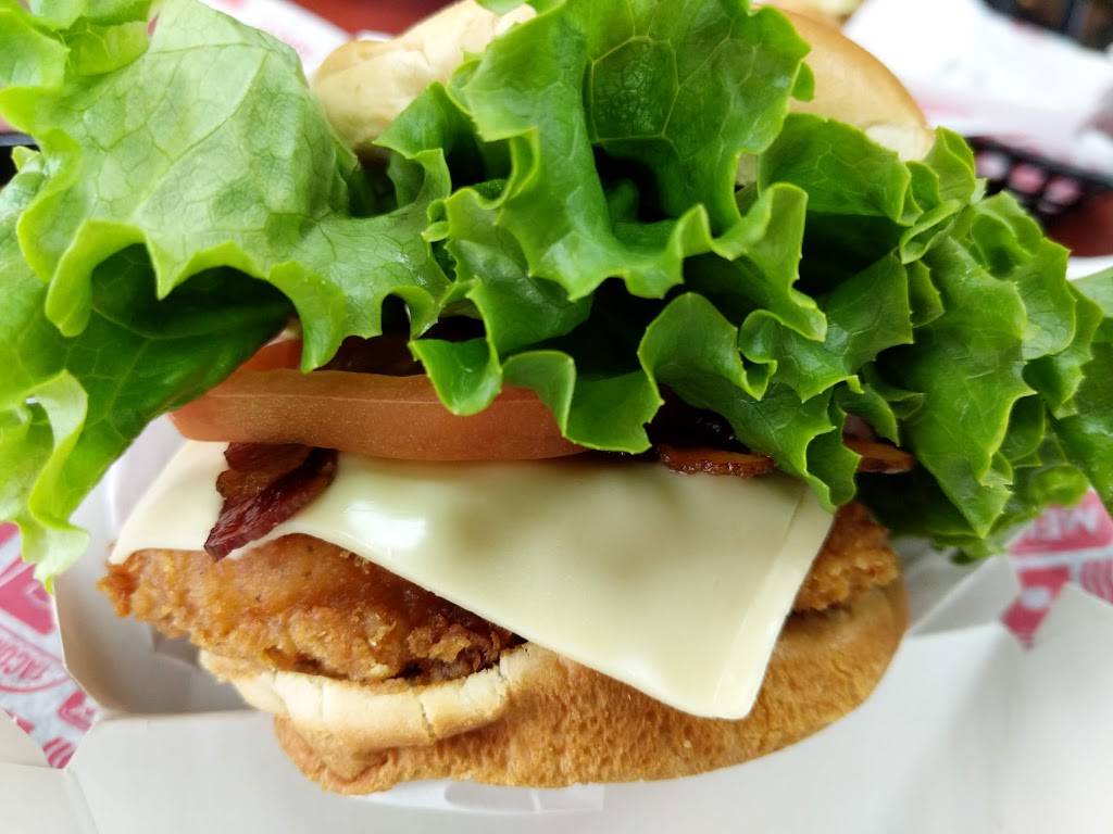 Jack in the Box | restaurant | 126 N Azusa Ave, Azusa, CA 91702, USA | 6263347504 OR +1 626-334-7504