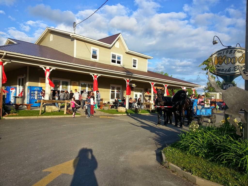 Woods snack bar | restaurant | 1151 Rue Main, Ayers Cliff, QC J0B 1C0, Canada | 8198381622 OR +1 819-838-1622