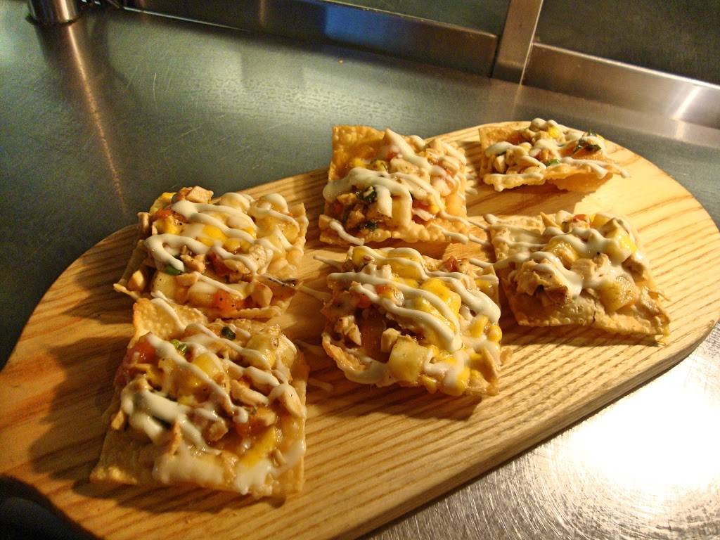 The Watermark Taphouse & Grille | restaurant | 115 Hamilton St N, Waterdown, ON L8B 1A8, Canada | 9056906275 OR +1 905-690-6275