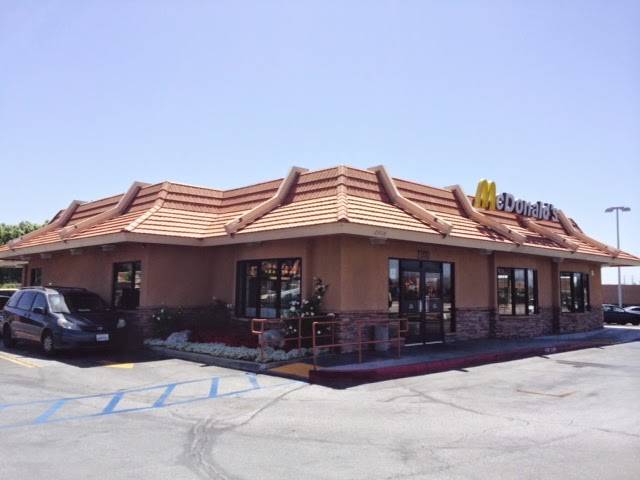 McDonalds | cafe | 23110 Valencia Blvd, Valencia, CA 91355, USA | 6612591811 OR +1 661-259-1811