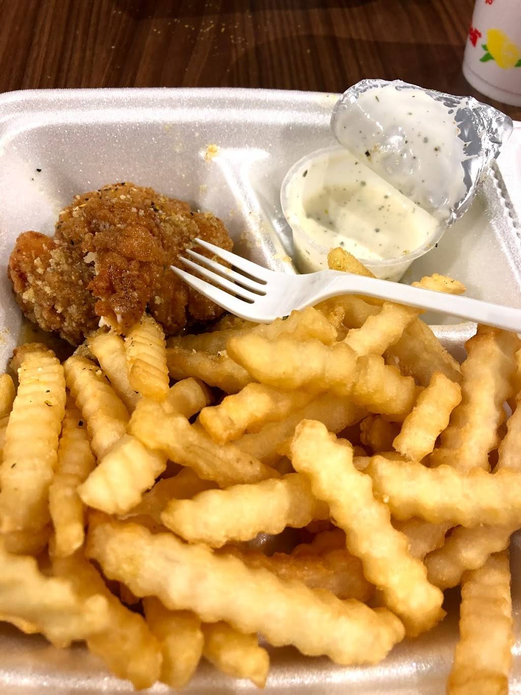 American Deli | restaurant | 1000 Cumberland Mall, Atlanta, GA 30339, USA | 4047553355 OR +1 404-755-3355