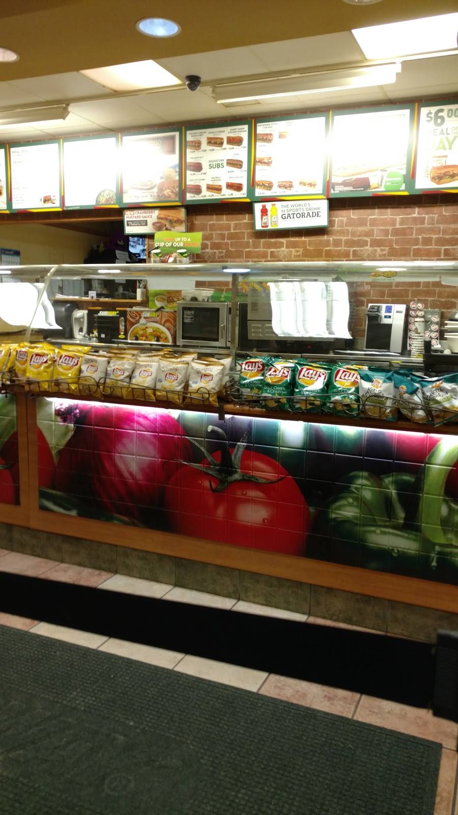 Subway | restaurant | 412 W Main St, Cambridge, WI 53523, USA | 6084239988 OR +1 608-423-9988