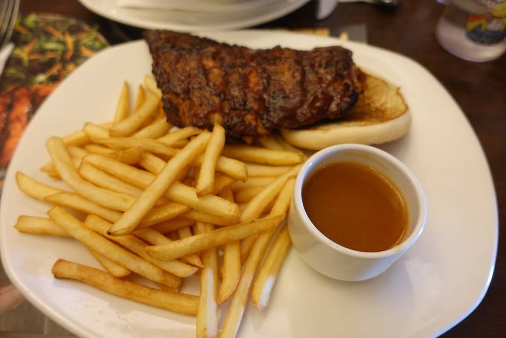 Rôtisserie St-Hubert | restaurant | 693 Grande Allée E, Québec, QC G1R 2K1, Canada | 4186531234 OR +1 418-653-1234