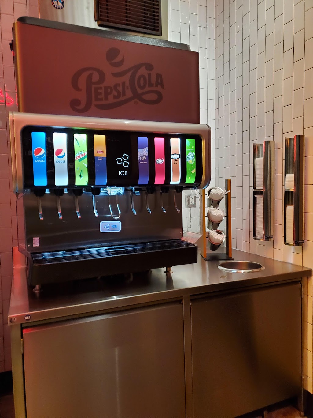 Capriottis Sandwich Shop | restaurant | 889 MD-3 #400, Gambrills, MD 21054, USA | 4432928080 OR +1 443-292-8080