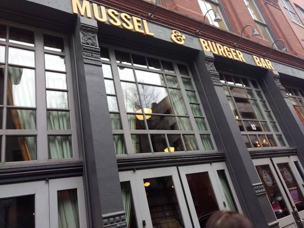 Mussel & Burger Bar | restaurant | 113 S 7th St, Louisville, KY 40202, USA | 5027496451 OR +1 502-749-6451