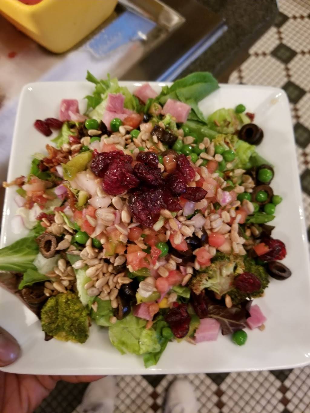 Ruby Tuesday | restaurant | 4714 Mine Rd, Fredericksburg, VA 22408, USA | 5407100588 OR +1 540-710-0588