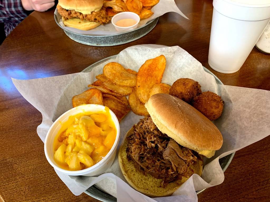 Red Hub Food Co. | restaurant | 202 10th St NW, Charlottesville, VA 22903, USA | 4349752271 OR +1 434-975-2271