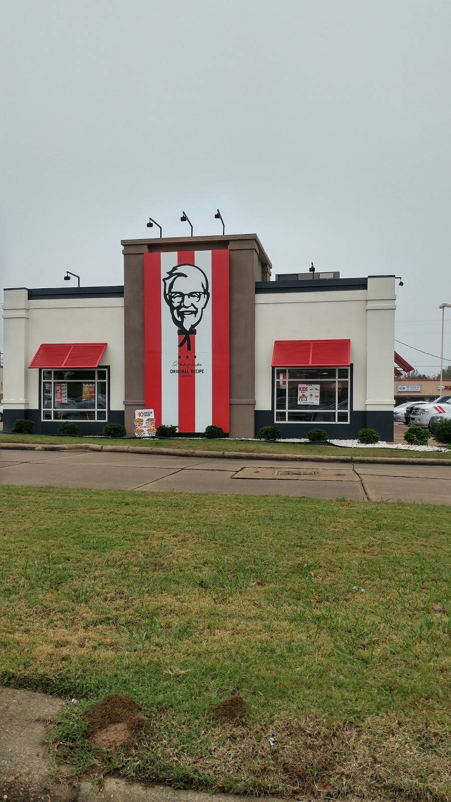 KFC | restaurant | 690 MS-6 E, Batesville, MS 38606, USA | 6625635501 OR +1 662-563-5501