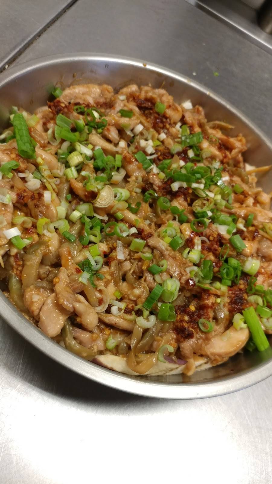 Red Chillie | restaurant | 3505 Upper Middle Rd, Burlington, ON L7M 4C6, Canada | 9053318188 OR +1 905-331-8188