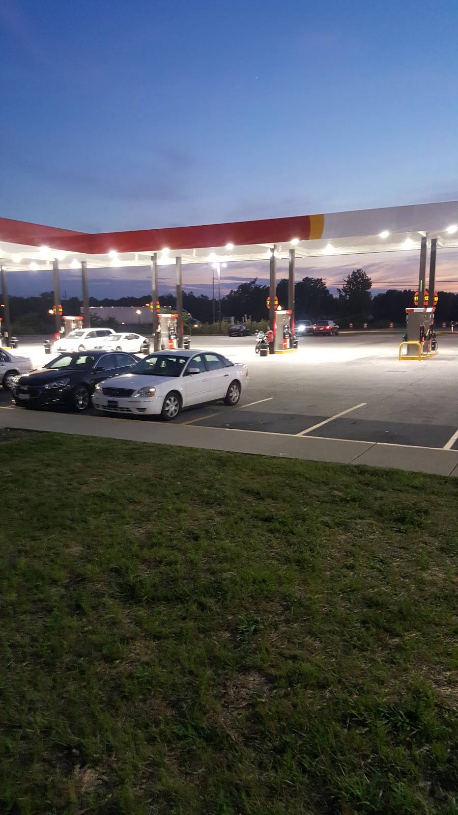 Pilot Travel Center | restaurant | 640 Dixie Lee Ave, Monteagle, TN 37356, USA | 9319245111 OR +1 931-924-5111