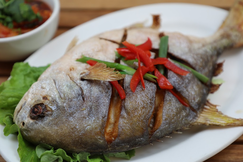 Phra Nakhon Thai Bistro | restaurant | 15850 Soquel Canyon Pkwy Unit K, Chino Hills, CA 91709, USA | 9096066363 OR +1 909-606-6363