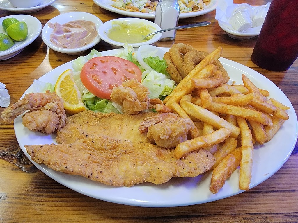 Muelle 37 | restaurant | 4918 Ayers St Suite 120, Corpus Christi, TX 78415, USA | 3614445041 OR +1 361-444-5041