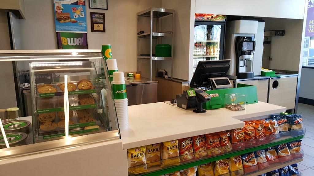 Subway Restaurants | restaurant | 3091 W Route 20, #104, Galleria of Elgin, Elgin, IL 60120, USA | 8476958960 OR +1 847-695-8960