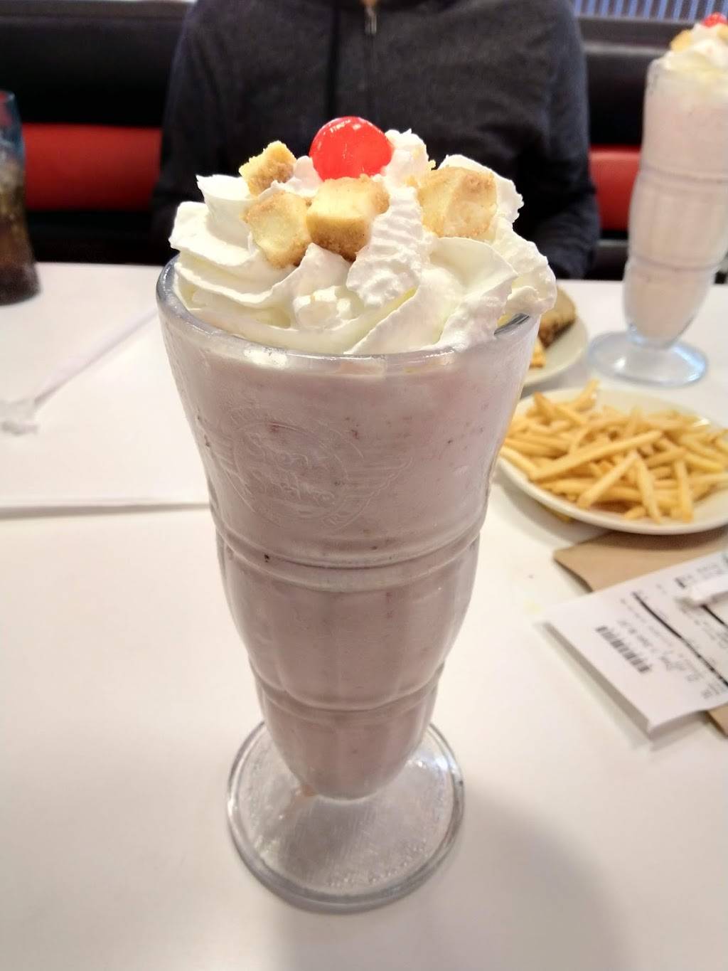 Steak n Shake | restaurant | 3714 SW 41st St, Gainesville, FL 32608, USA | 3523777500 OR +1 352-377-7500